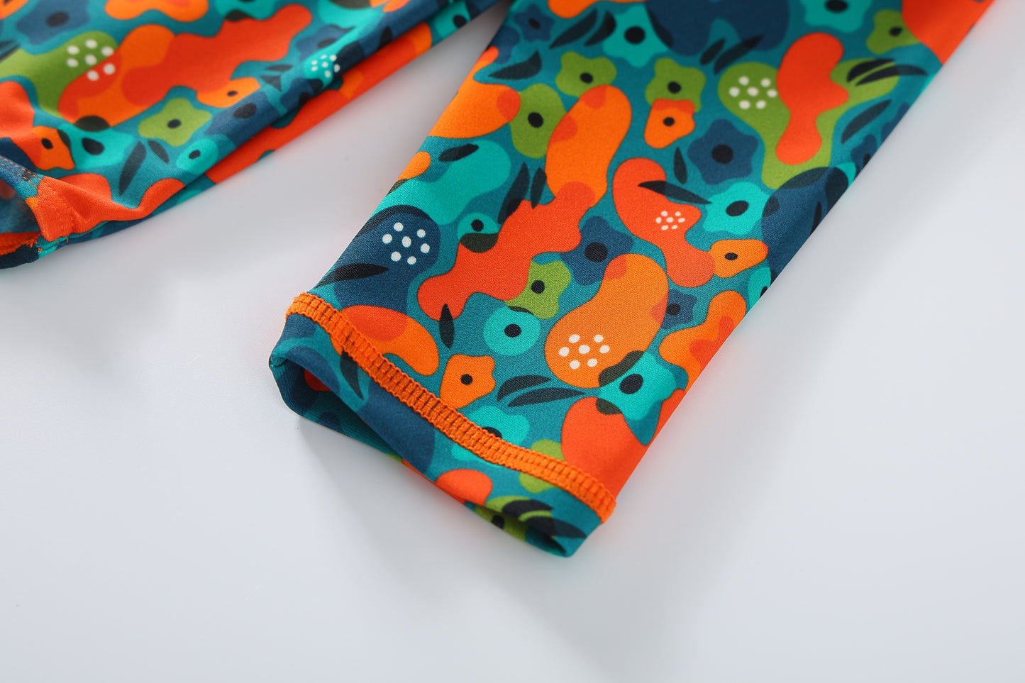 Traje de baño manga larga Olas de Color