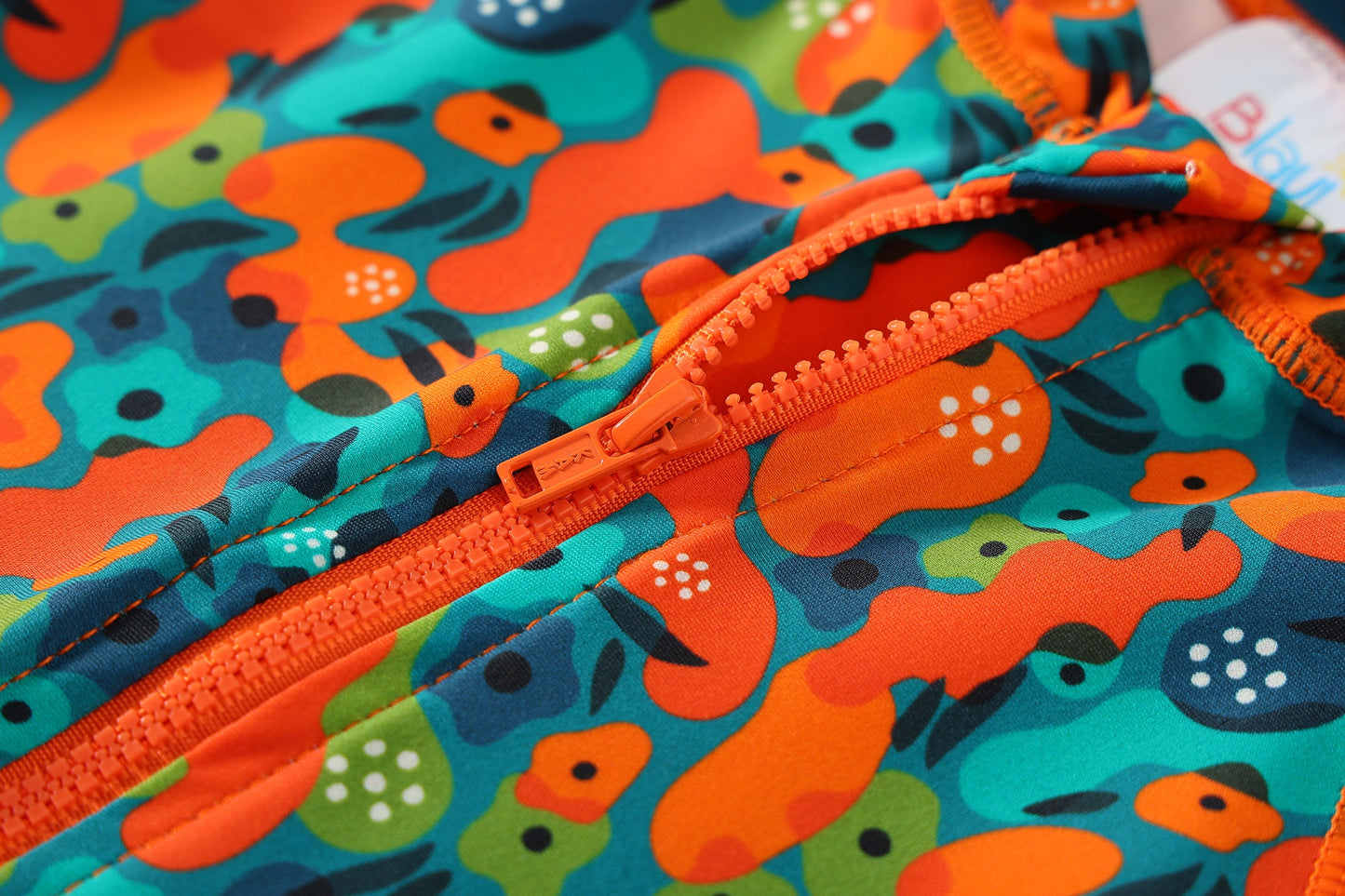 Traje de baño manga larga Olas de Color